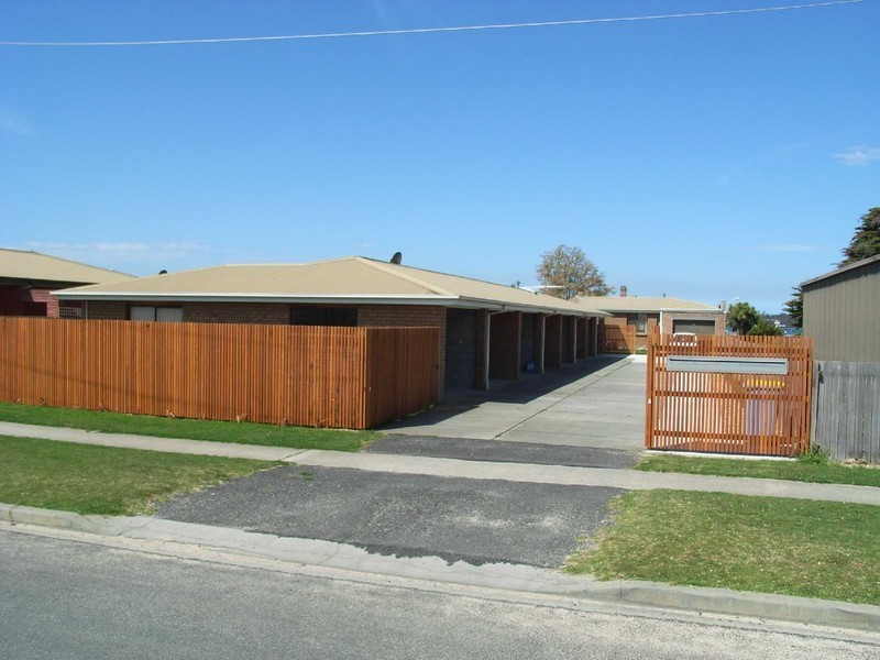 Unit 2/6 Groom Street, St Helens TAS 7216