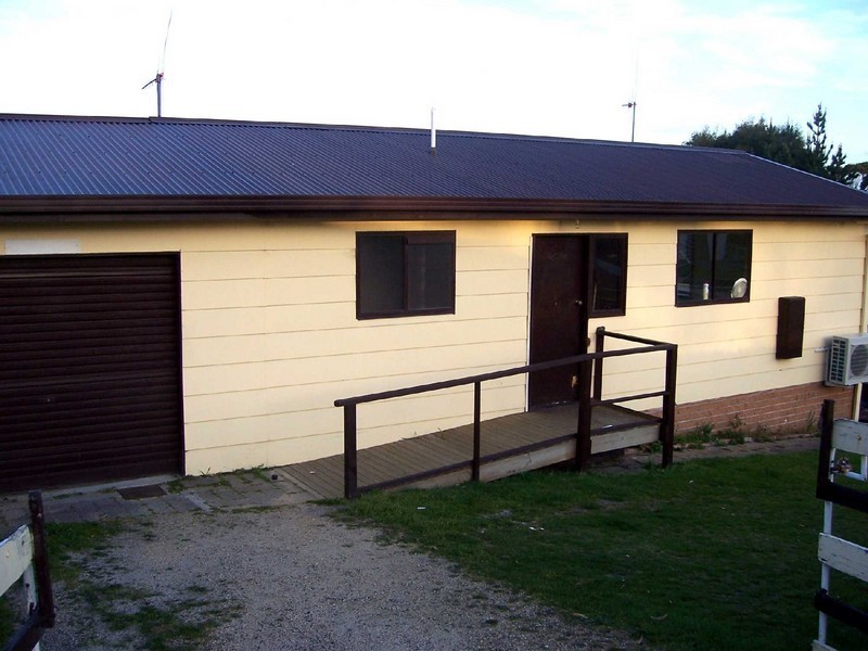 4  Targett Street, Scamander TAS 7215