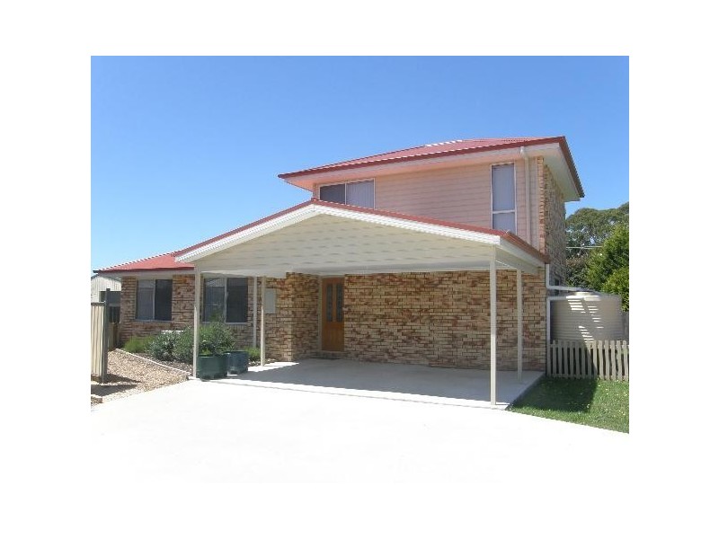 2/7  Heather Place, St Helens TAS 7216