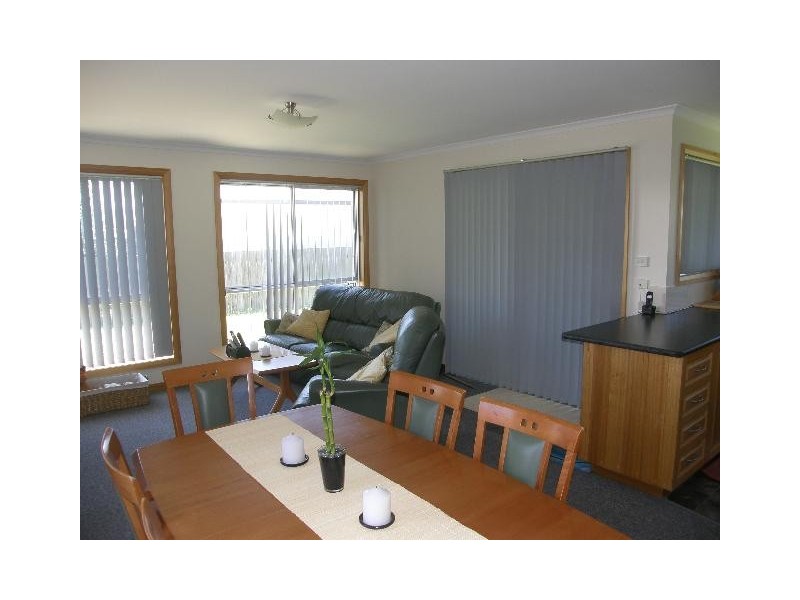 2/7  Heather Place, St Helens TAS 7216