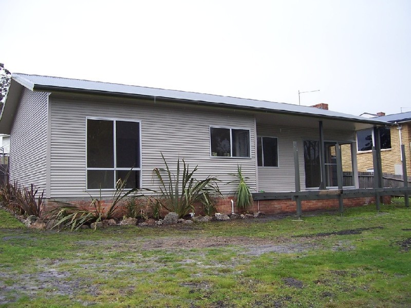 2 Highcrest Ave, Binalong Bay TAS 7216