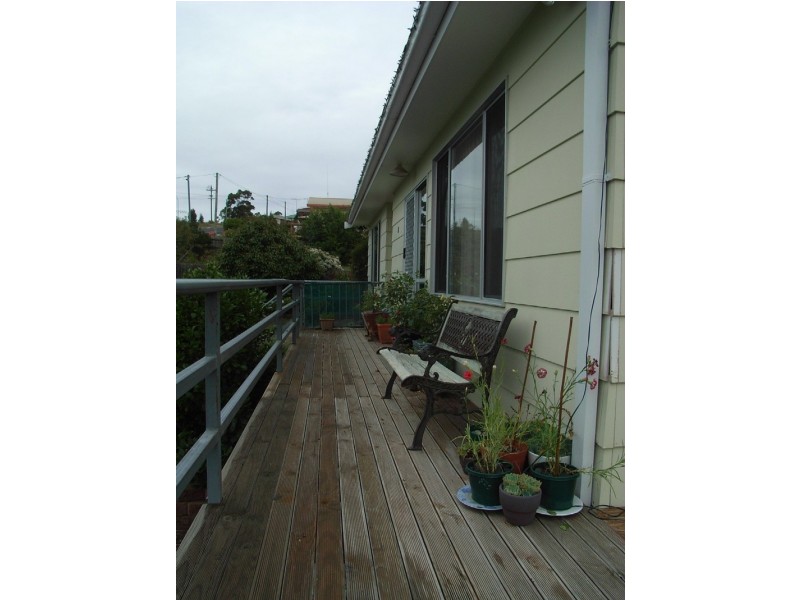 8 Cobrooga Drive, St Helens TAS 7216