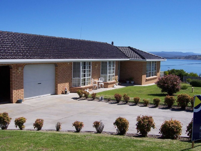 21 Kiama Parade, Akaroa TAS 7216