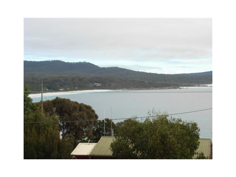 18 Highcrest Ave, Binalong Bay TAS 7216