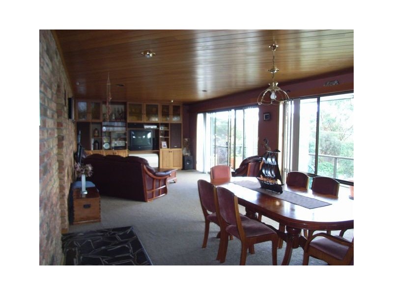 18 Highcrest Ave, Binalong Bay TAS 7216