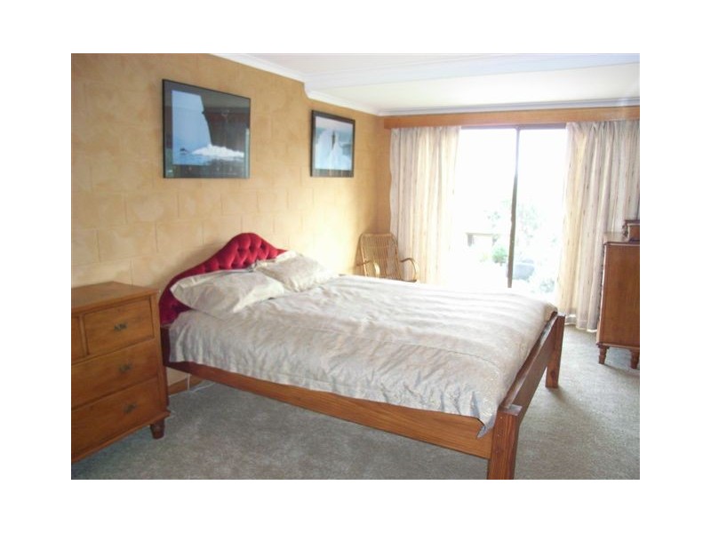 18 Highcrest Ave, Binalong Bay TAS 7216