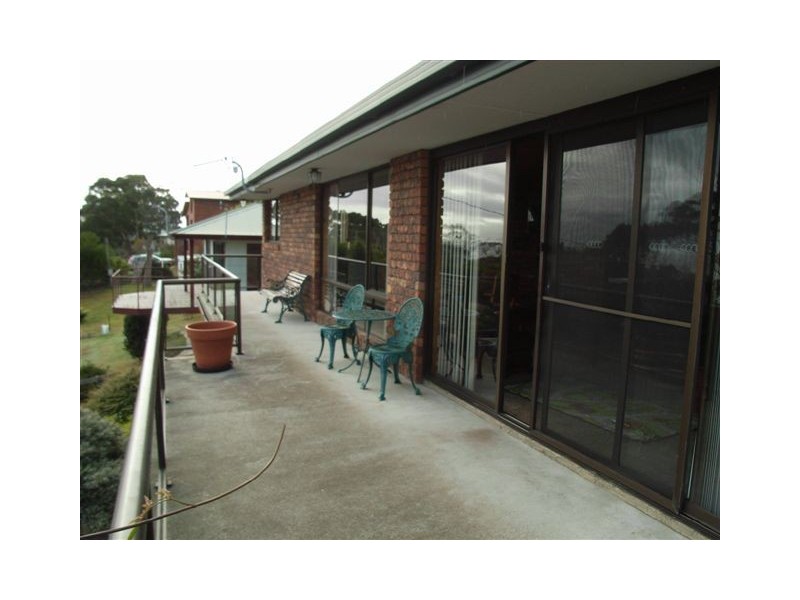 18 Highcrest Ave, Binalong Bay TAS 7216