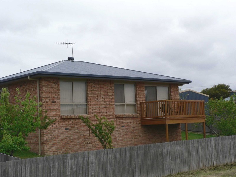 Unit 2/13 Cameron Street, St Helens TAS 7216