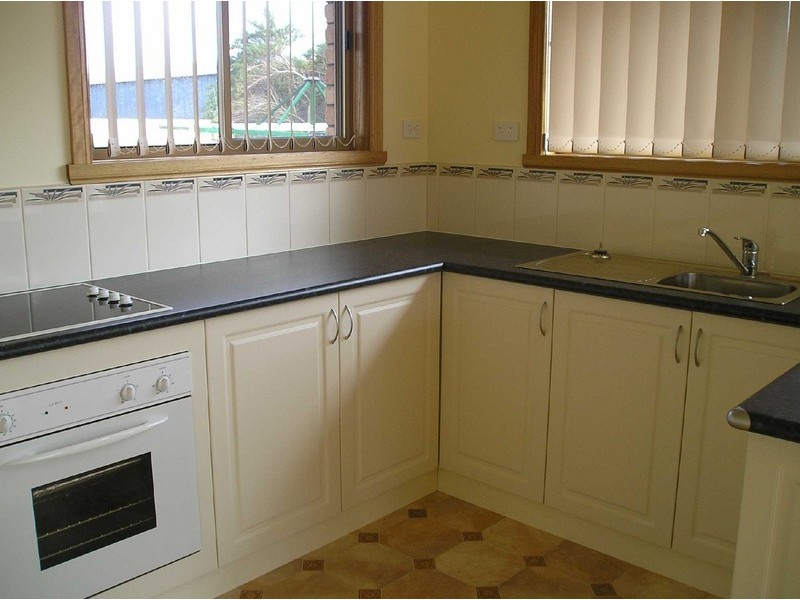 Unit 2/13 Cameron Street, St Helens TAS 7216