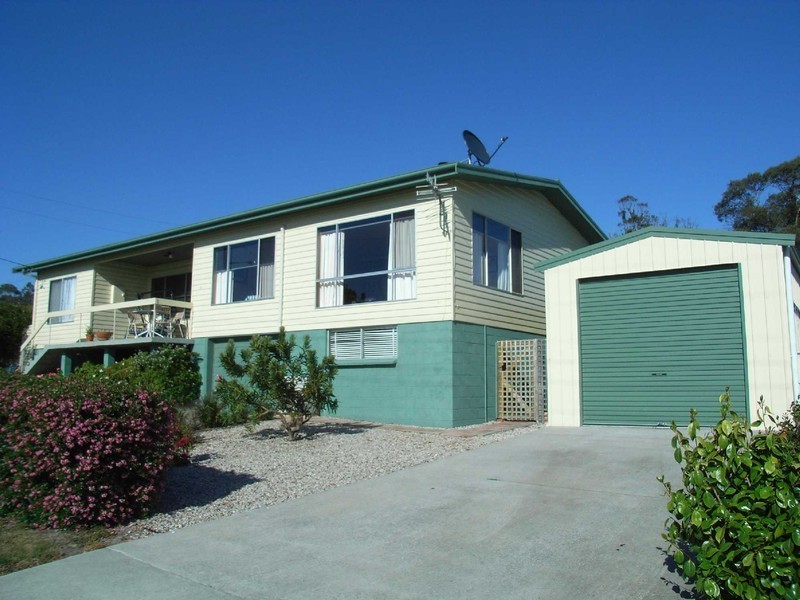10 Halcyon Grove, St Helens TAS 7216