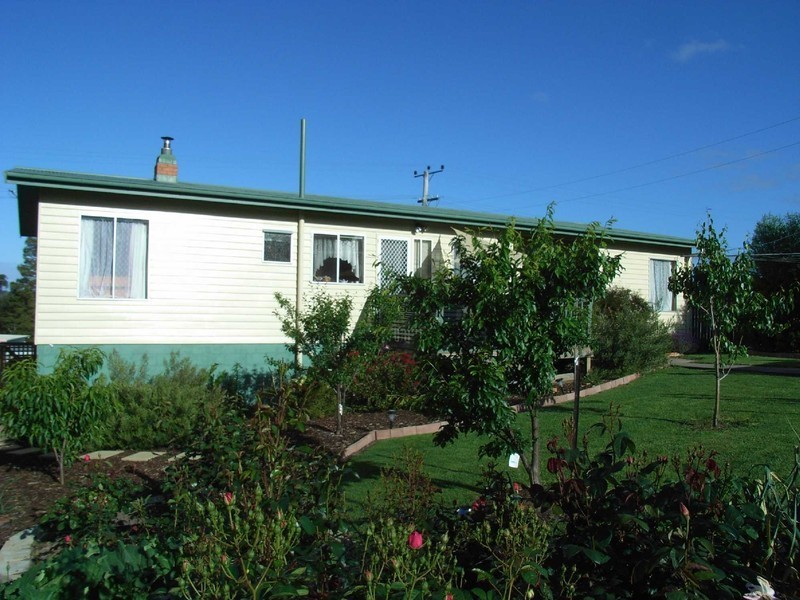 10 Halcyon Grove, St Helens TAS 7216