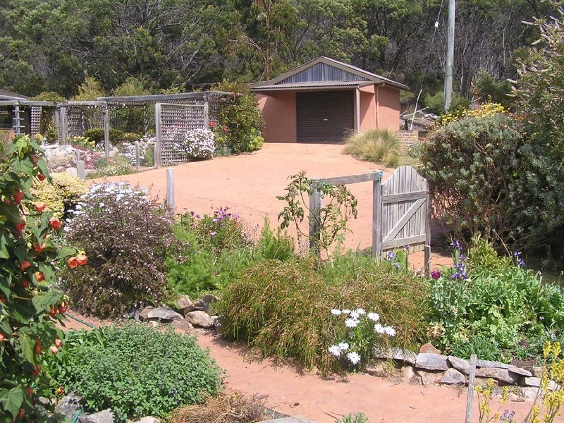 21424 Tasman Highway, Chain Of Lagoons TAS 7215