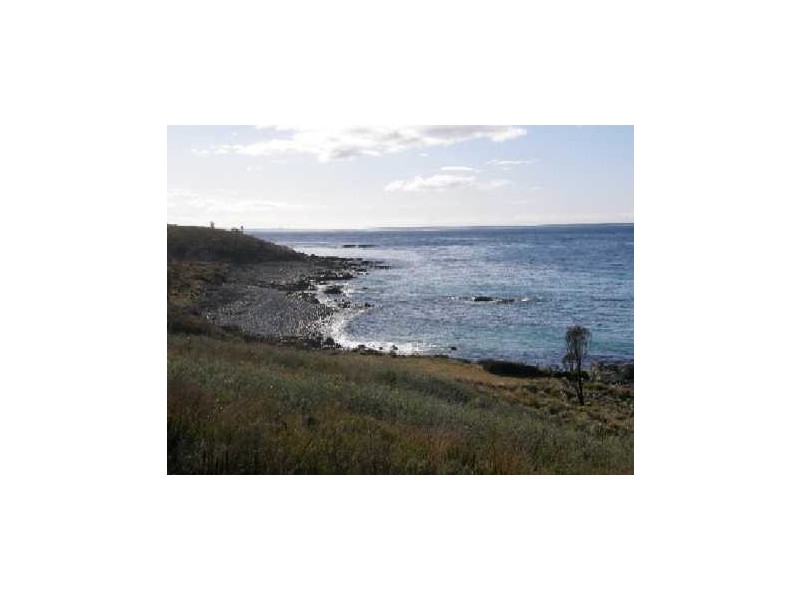 21424 Tasman Highway, Chain Of Lagoons TAS 7215