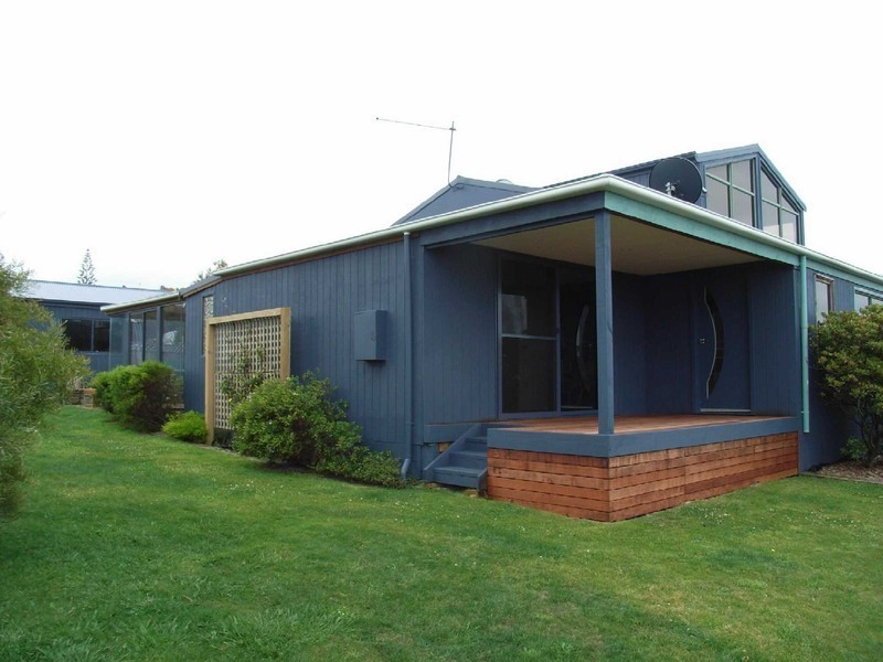 2 Lagoon Esplanade, Scamander TAS 7215