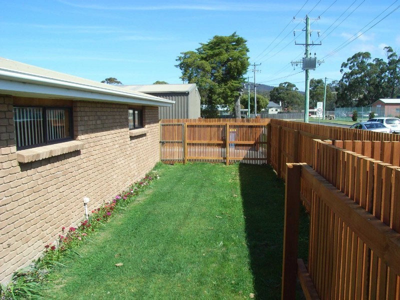 3/6 Groom Street, St Helens TAS 7216