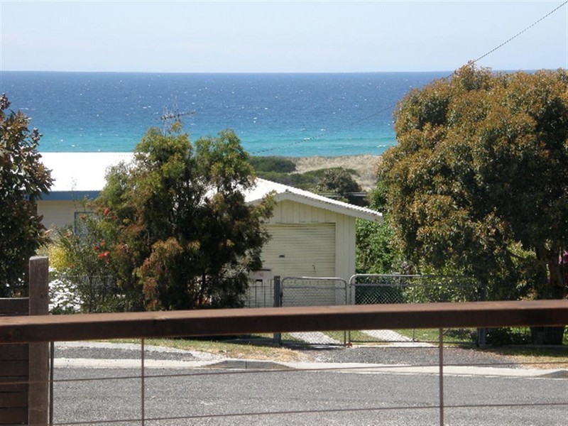 11 Targett Street, Scamander TAS 7215