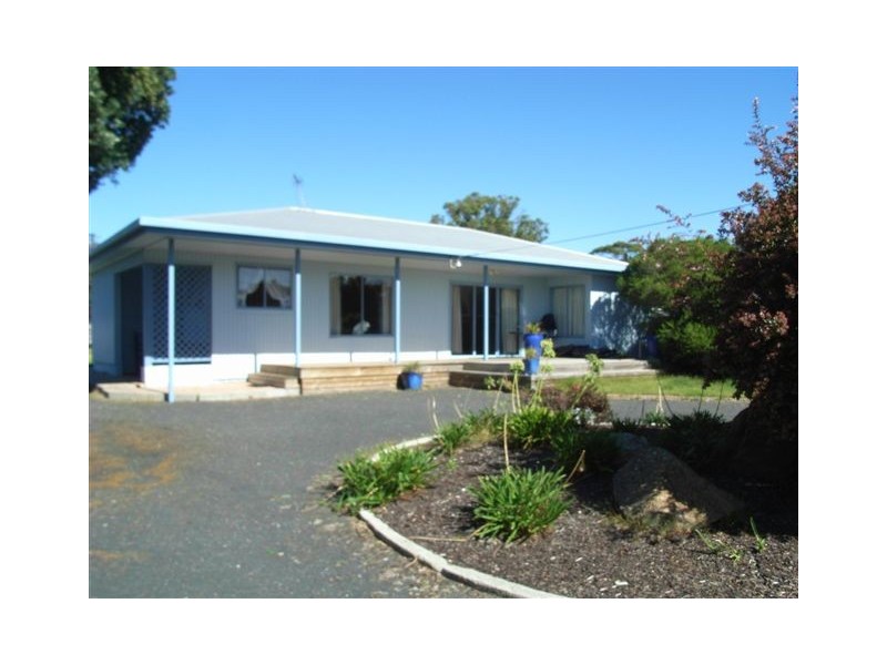 128 Main Road, Binalong Bay TAS 7216