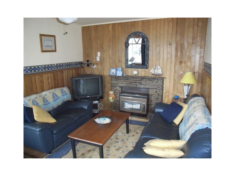 128 Main Road, Binalong Bay TAS 7216