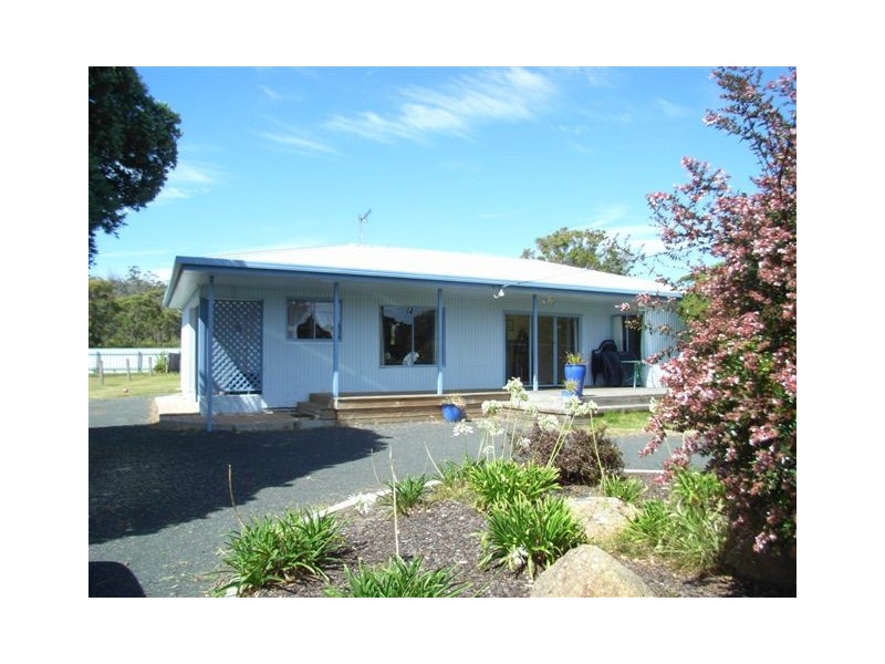 128 Main Road, Binalong Bay TAS 7216