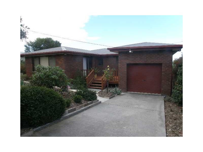 8 Targett Street, Scamander TAS 7215