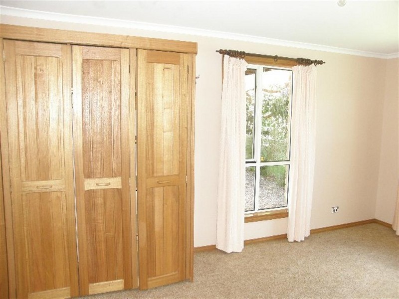 8 Cray Court, Binalong Bay TAS 7216