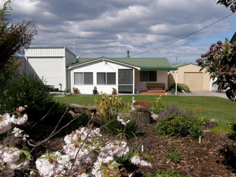137 Scamander Avenue, Scamander TAS 7215
