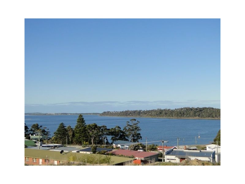 14 Halcyon Grove, St Helens TAS 7216