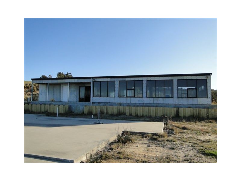 14 Halcyon Grove, St Helens TAS 7216