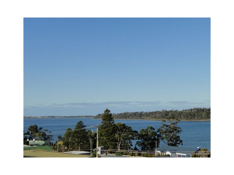 14 Halcyon Grove, St Helens TAS 7216