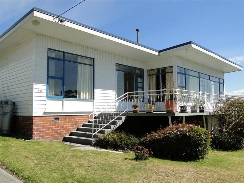 16 Atlas Drive, St Helens TAS 7216
