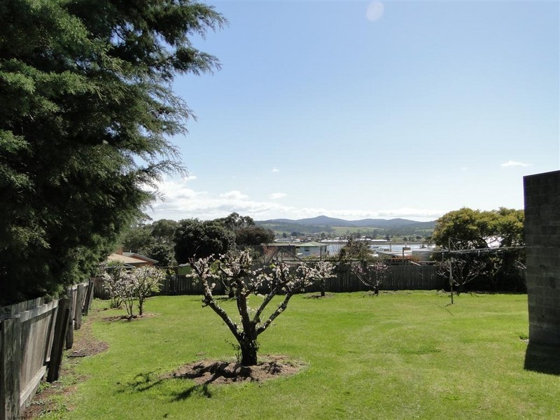 16 Atlas Drive, St Helens TAS 7216