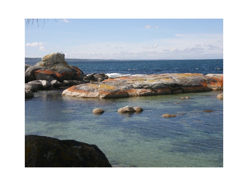 2 Highcrest Avenue, Binalong Bay TAS 7216