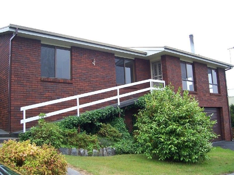 16 Erythos Grove, St Helens TAS 7216