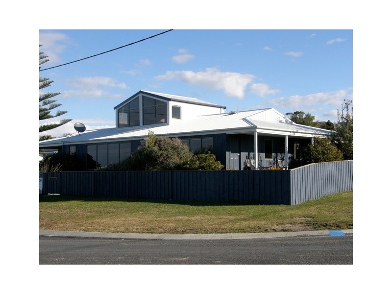2 Lagoon Esplanade, Scamander TAS 7215