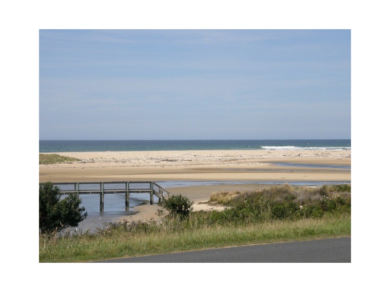 2 Lagoon Esplanade, Scamander TAS 7215