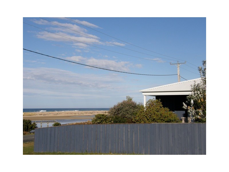 2 Lagoon Esplanade, Scamander TAS 7215