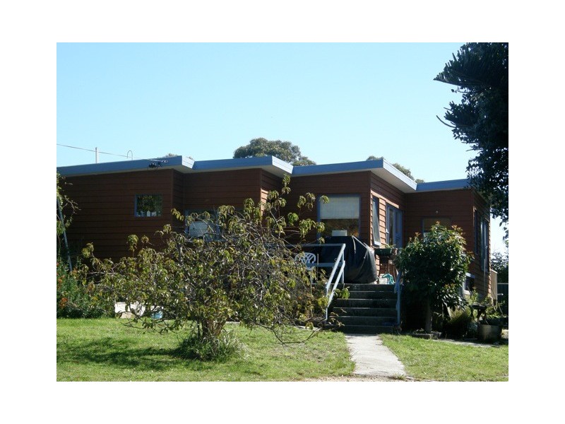 12 Hilltop Drive, Binalong Bay TAS 7216