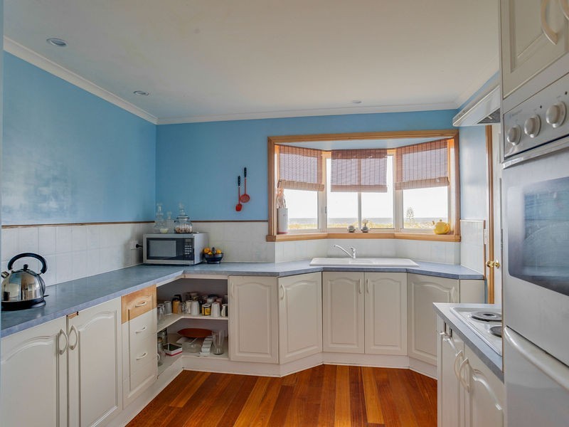 40 Scamander Avenue, Scamander TAS 7215