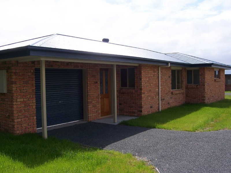 2/28 Tully Street, St Helens TAS 7216