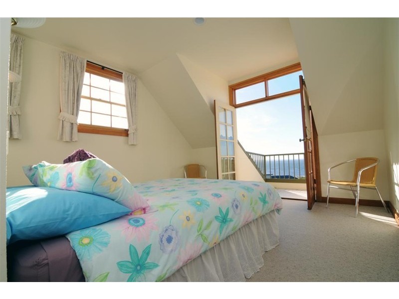 1 Wedge Court, Binalong Bay TAS 7216