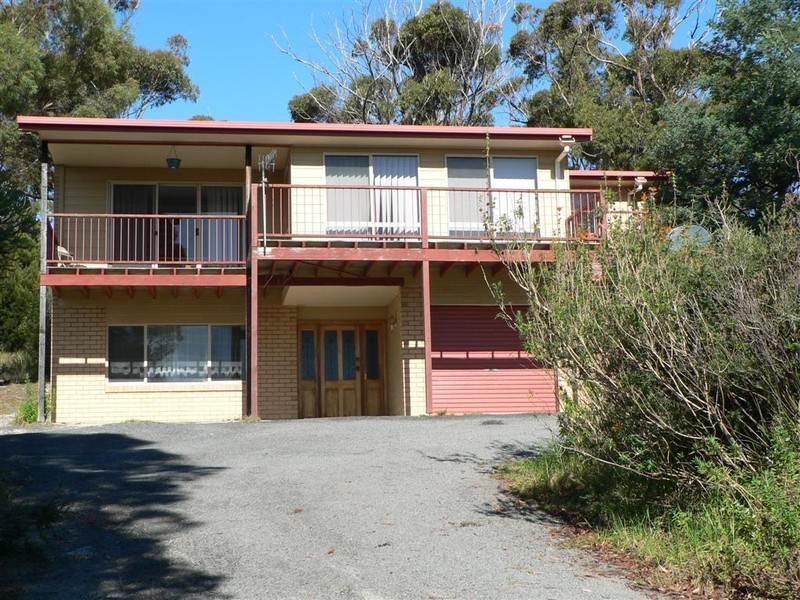 188 Main Road, Binalong Bay TAS 7216