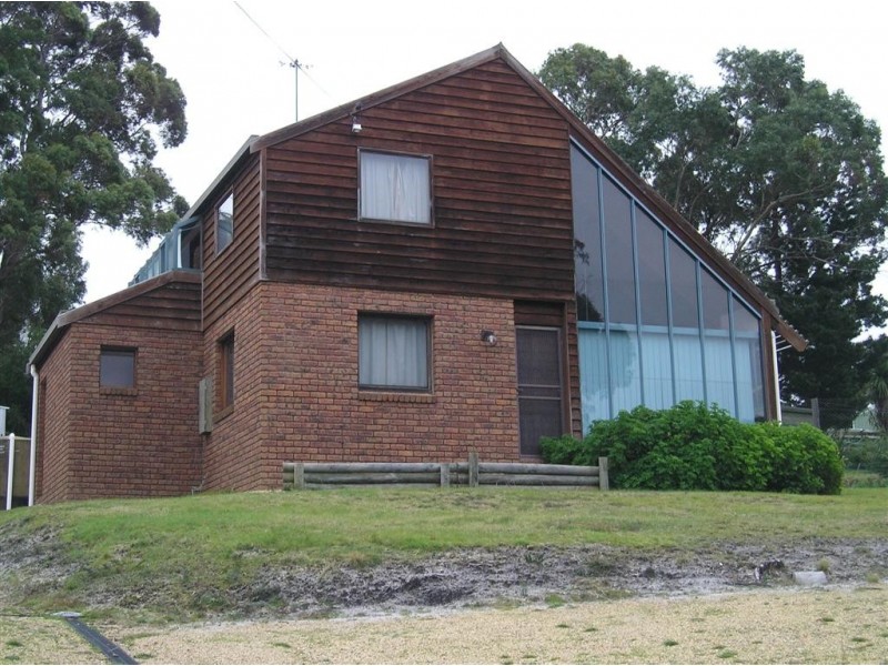 29 Treloggen Drive, Binalong Bay TAS 7216