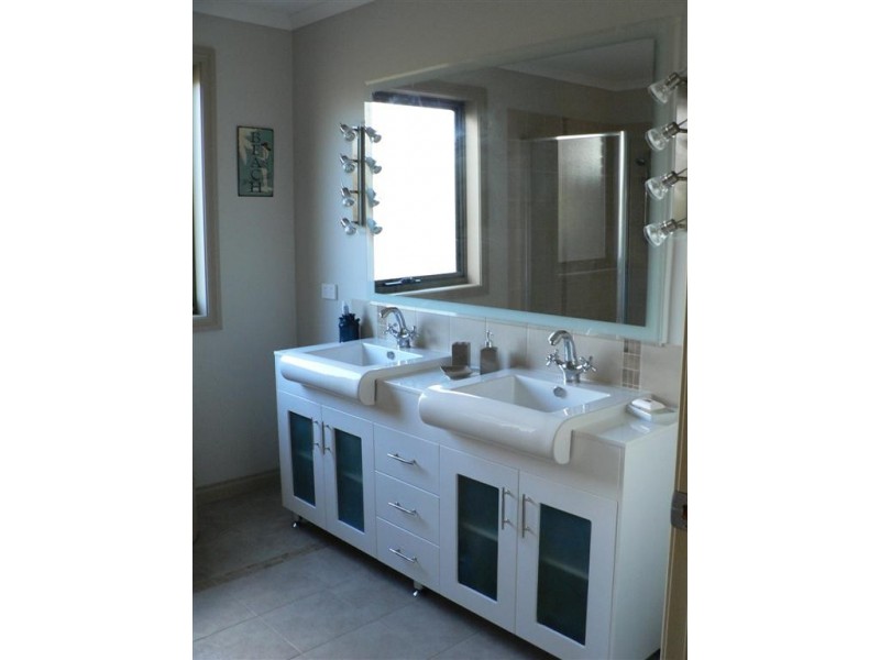 86 Tasman Highway, Beaumaris TAS 7215