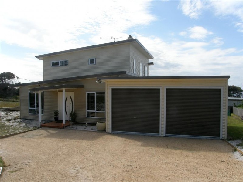 16 Charles Street, Beaumaris TAS 7215