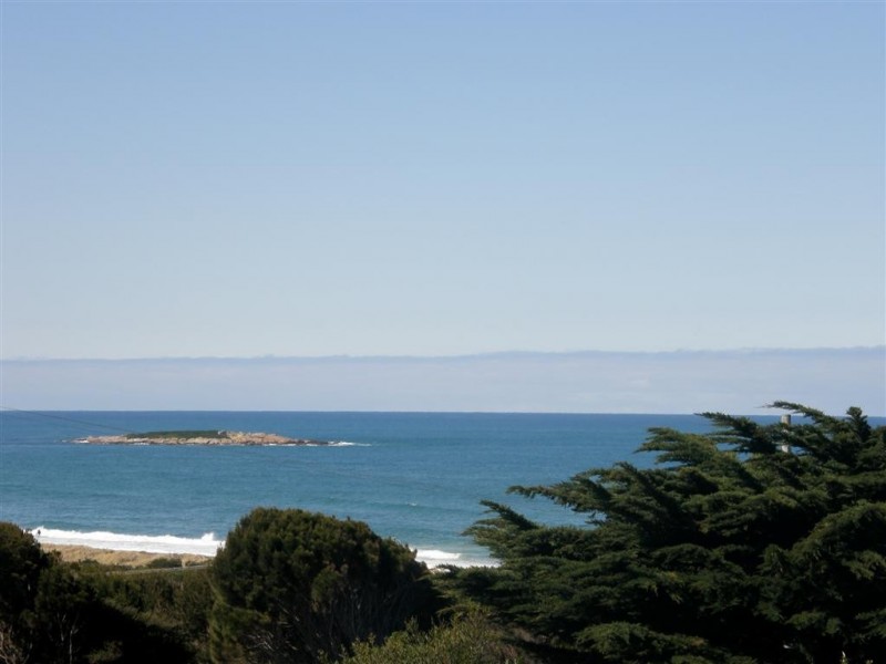 16 Charles Street, Beaumaris TAS 7215