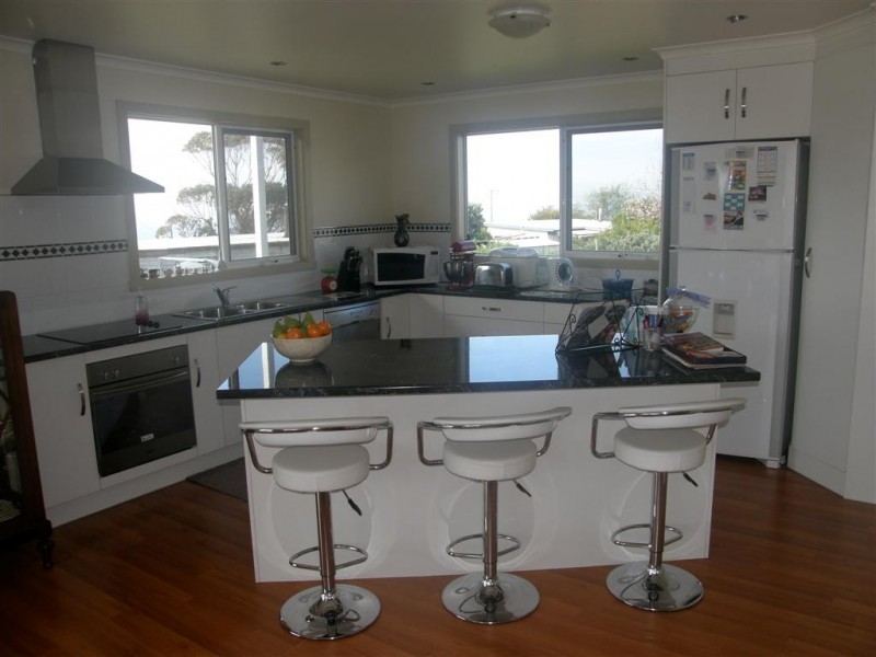 16 Charles Street, Beaumaris TAS 7215