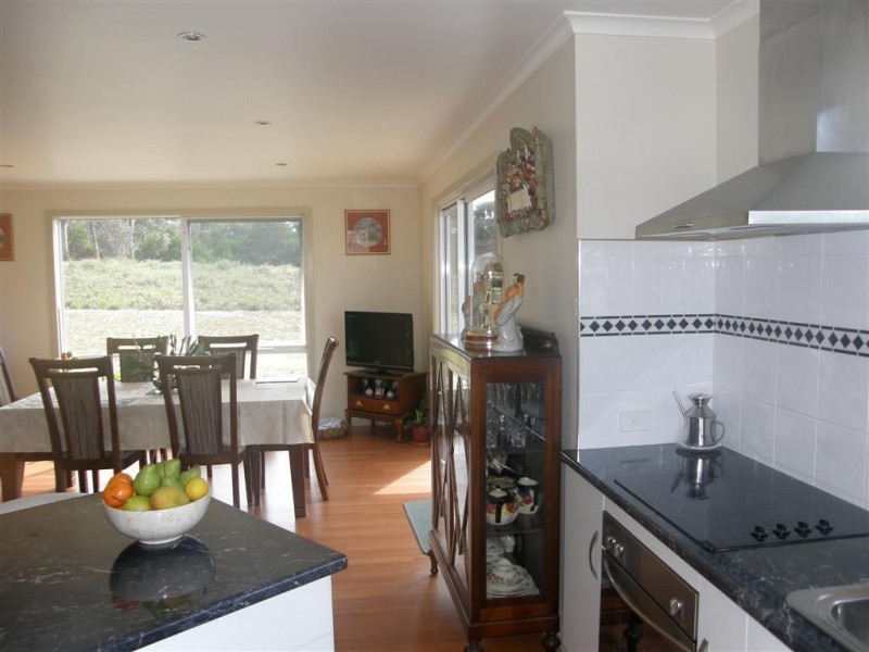 16 Charles Street, Beaumaris TAS 7215