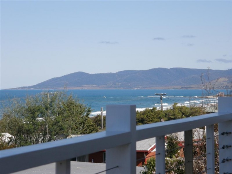 16 Charles Street, Beaumaris TAS 7215