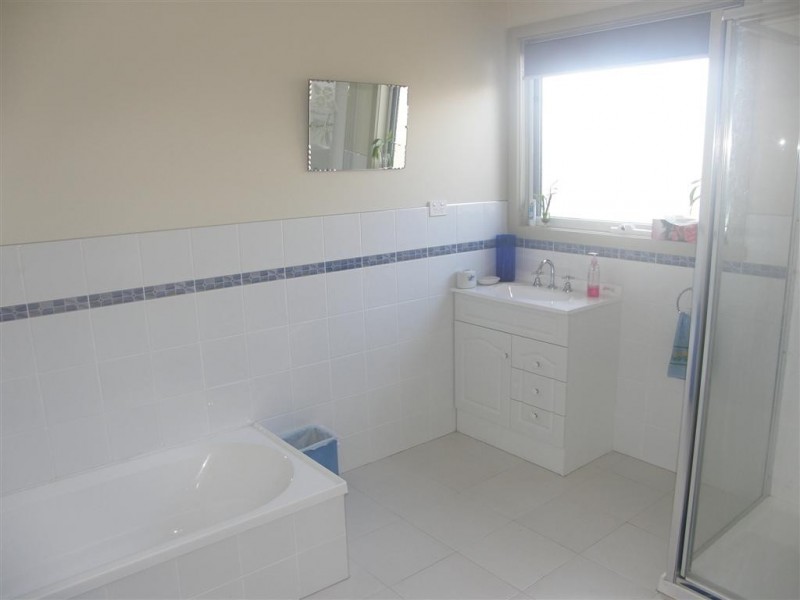 16 Charles Street, Beaumaris TAS 7215