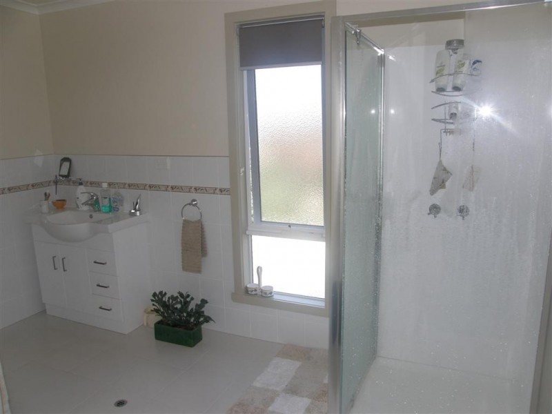 16 Charles Street, Beaumaris TAS 7215